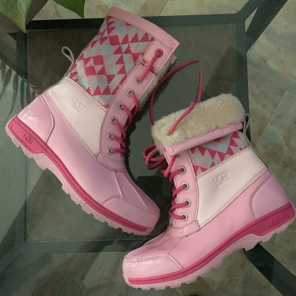 UGG BUTTE II PATENT TRUCKEE WATERPROOF LEATHER BOOTS - Picture 2 of 16